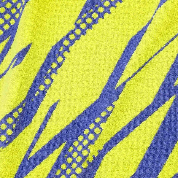 Butterfly Atomis Sports Towel - Yellow - Close-Up#3